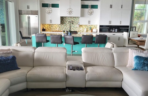 Fort Myers Beach House | Amazing beautiful beachfront property!