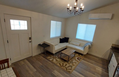 Salem Cottage | Amazing Cottage in a peaceful and secluded location in West Salem.