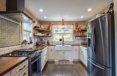 Fallbrook House | Amazing escape! Private pond+yard games+EV chargern