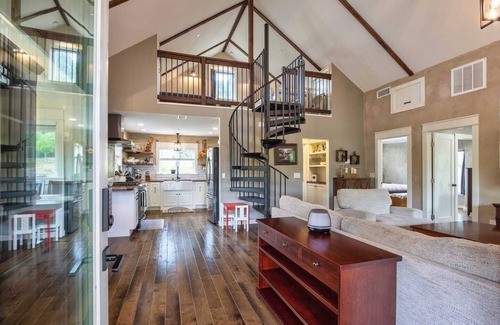 Fallbrook House | Amazing escape! Private pond+yard games+EV chargern