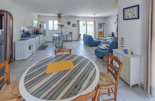 Saint-Michel-en-l'Herm House | Amazing home in Saint Michel en l'Herm