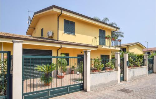 Porto Salvo House | Amazing Home In Melito Porto Salvo