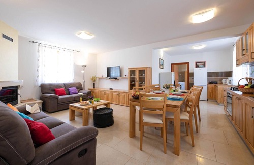 Gajana House | Amazing home in Hr-52215 Vodnjan