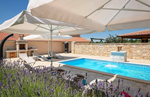 Gajana House | Amazing home in Hr-52215 Vodnjan