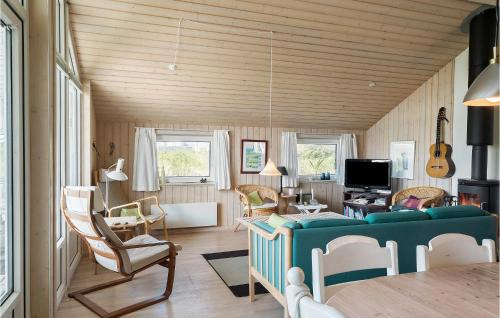 Lild Strand House | Amazing Home In Frøstrup With Sauna