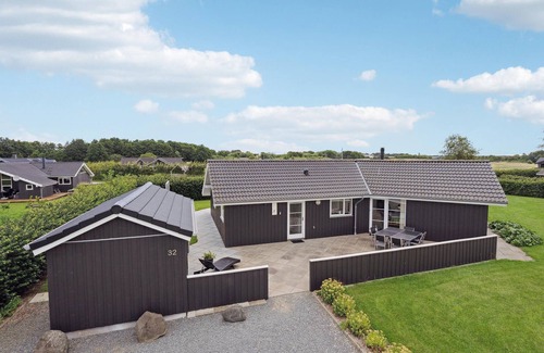 Flovt Strand House | Amazing home in Haderslev with sauna