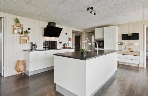 Kelstrup House | Amazing home in Haderslev with kitchen