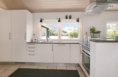 Hornbaek House | Amazing home in Hornbæk with ethernet internet