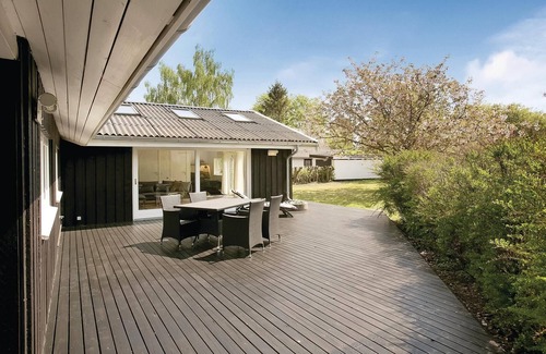Hornbaek House | Amazing home in Hornbæk with ethernet internet