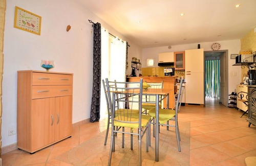 Barjac House | Amazing home in Le pin with WiFi