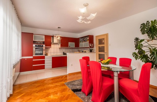 Lic House | Amazing home in Lic with WiFi