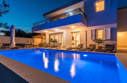 Martinscica House | Amazing home in Martinscica