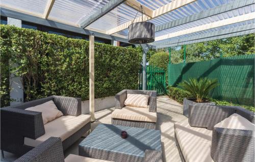 Jasenovica House | Amazing Home In Porec With Kitchen