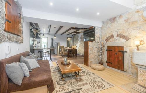 Jasenovica House | Amazing Home In Porec With Kitchen