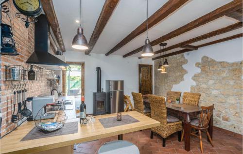 Jasenovica House | Amazing Home In Porec With Kitchen