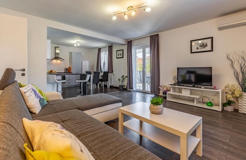 Sikici House | Amazing home in Pula with WiFi