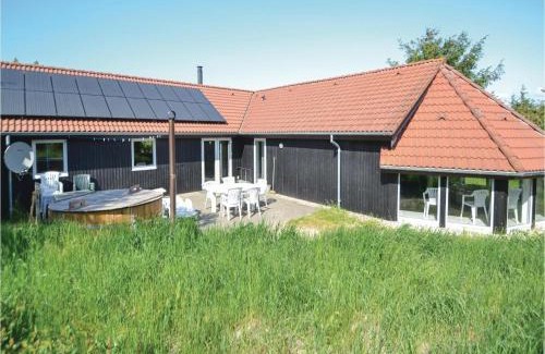 Sondervig House | Amazing Home In Ringkøbing With Kitchen