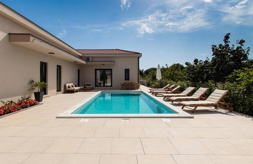 Sukosan House | Amazing home in Sukosan