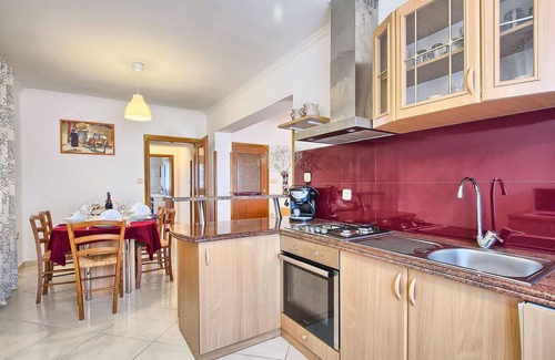 Tinjan House | Amazing home in Tinjan