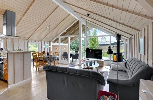 Marielyst House | Amazing home in Væggerløse with WiFi