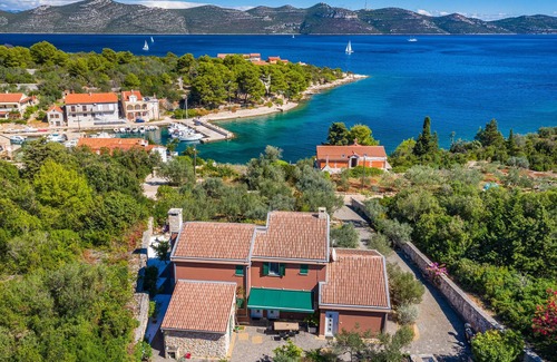 Iz House | Amazing home in Veli Iz with WiFi