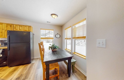 Park City Condo | Amazing lake view condo w/fireplace, balcony, shared pool & hot tub