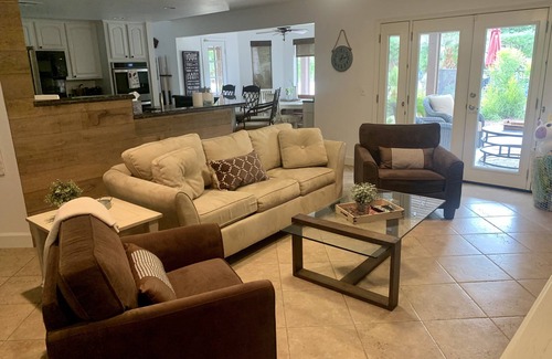 Palm Desert House | Amazing large Pool & Beautiful Desert Oasis in the Palm Desert area.