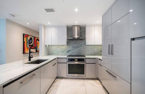South of Fifth Condo | Amazing Ocean Front Condo in SoFi