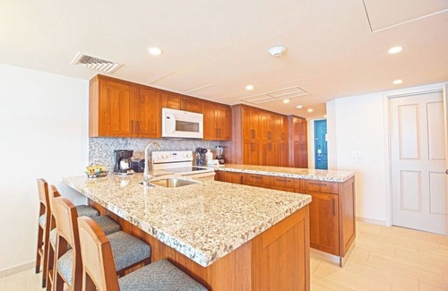 Simpson Bay Condo | Amazing Ocean views for this Simpson Bay Beachfront Condo in Paradise!