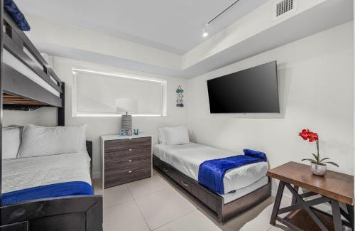 South Padre Island Apartment | Amazing Panoramic Ocean Paradise