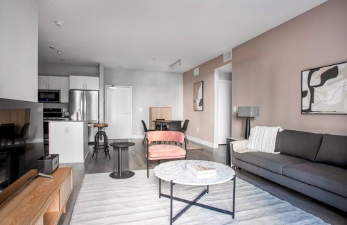Los Angeles Apartment | Amazing Playa Vista 2BR w/Pool, Gym & W/D, nr 405, by Blueground