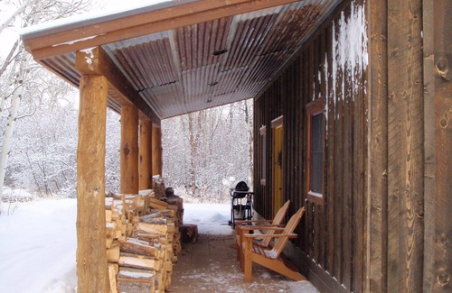 Victor House | Amazing Rental Nestled in the Wildness But Close to Town