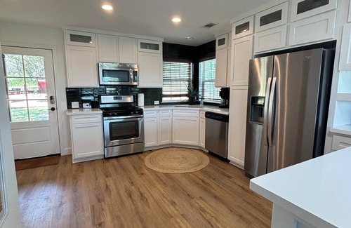 Spicewood House | AMAZING SPICEWOOD HOME ON PEDERNALES RIVER WITH TO DIE FOR SUNSET VIEWS!