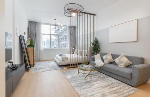 Dubai Sports City Apartment | Amazing Studio Apartment in Frankfurt, Sports City