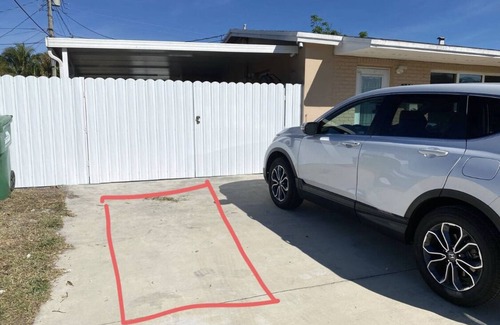 Carol City Apartment | Amazing studio with parking on premises