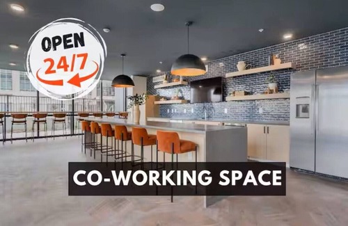 Mile Square Apartment | Amazing Townhome in Indy | Free Parking | Gym