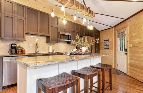 Sugar Mountain Cabin | Amazing Treehouse Chalet at Sugar Mountain Resort