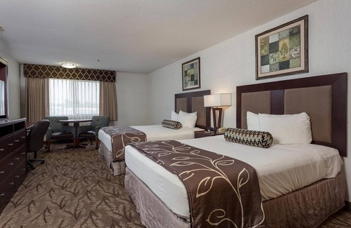 Idaho Falls Hotel | AMAZING VIEW! ONE COMFY UNIT! COMPLETE WITH SPA, POOL, HOT-TUB
