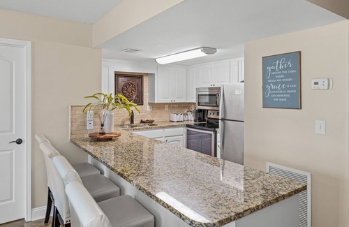 Gulf Shores Condo | AMAZING VIEWS FROM THIS 2 BEDROOM 2 BATH BEACHSIDE CONDO