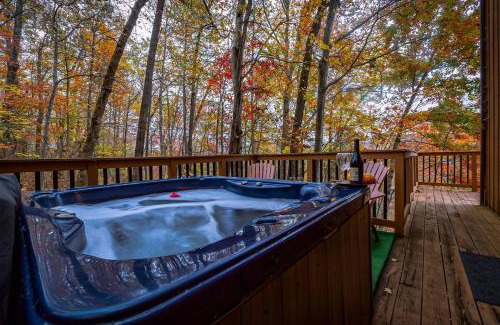 Gatlinburg - Pigeon Forge House | Amazing Views, Pickelball, Community Pool, Gated Resort