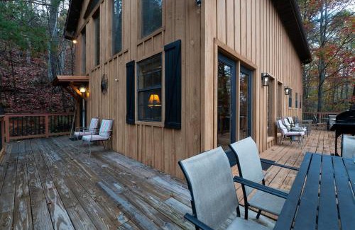 Gatlinburg - Pigeon Forge House | Amazing Views, Pickelball, Community Pool, Gated Resort