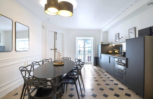 8th Arrondissement Apartment | AmazingApartment #GalleriesLafayette #Madeleine#AC