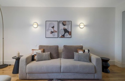 8th Arrondissement Apartment | AmazingApartment #GalleriesLafayette #Madeleine#AC