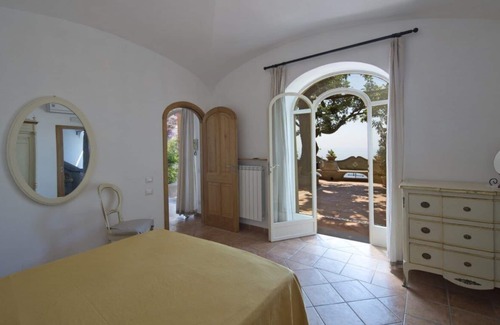 Chiesa Nuova Villa | Amber House, apartment with sea view