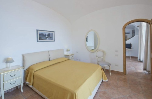 Chiesa Nuova Villa | Amber House, apartment with sea view