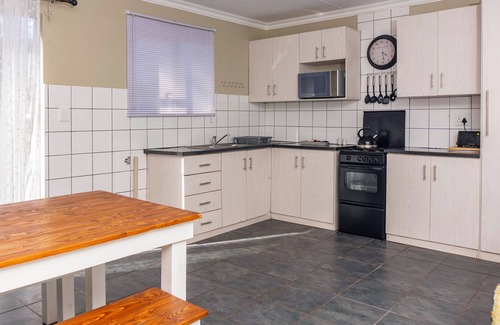 Komani Apartment | Amberdale Estate Self Catering