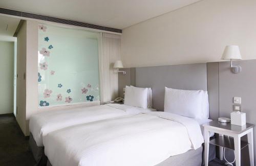 Zhongshan Hotel | Ambience Hotel Taipei