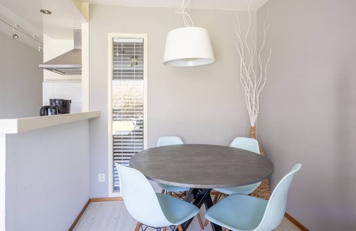 Hollum Condo | Ameland - Quiet apartment near the beach with terrace and pool access
