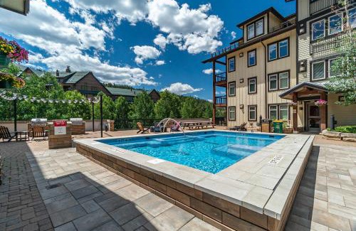 Winter Park Apartment | Amenities Deck Level, Walk to Gondola WP Resort
