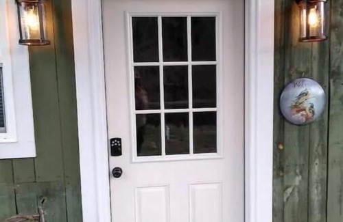 Sevierville Cottage | America's Farmland Family Country Cottage